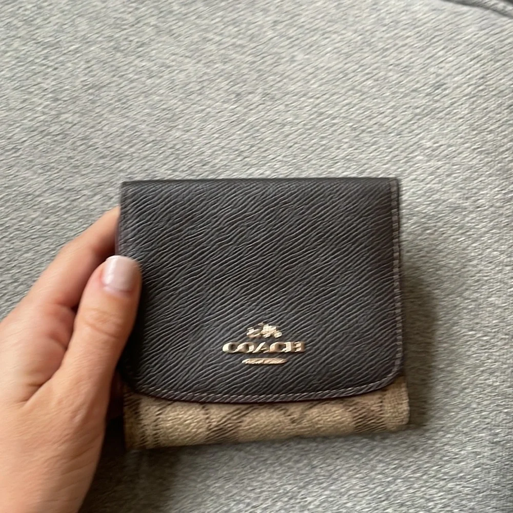 Coach Wallet - Picture 12 of 12